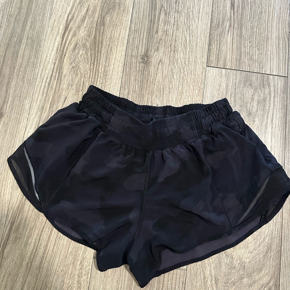 Lululemon Hotty Hot Short